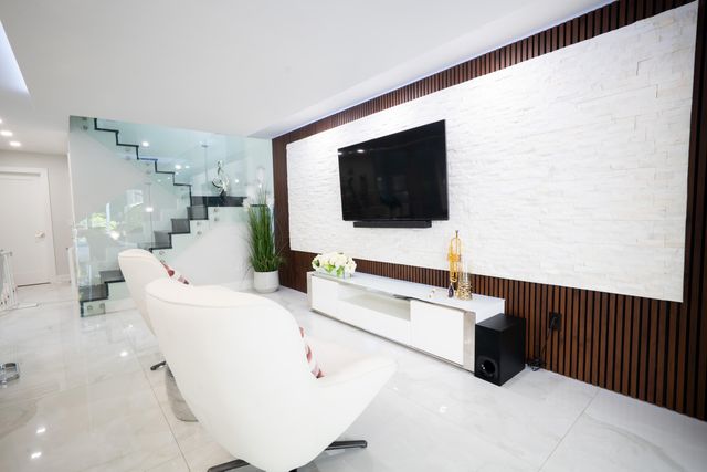 10438 BUENA VENTURA Drive, Boca Raton, FL 33498