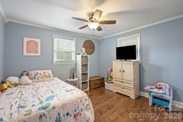 2060 Barringer Circle, Newton, NC 28658