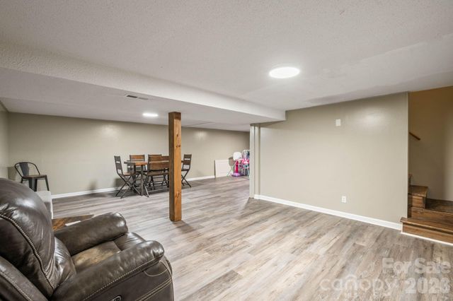 2060 Barringer Circle, Newton, NC 28658