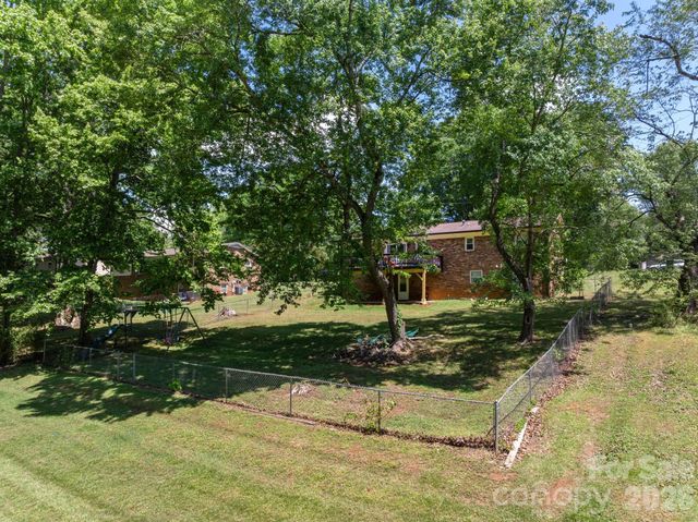 2060 Barringer Circle, Newton, NC 28658