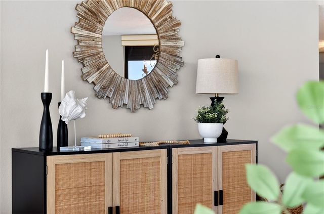 5950 PELICAN BAY PLAZA S 2E, Gulfport, FL 33707