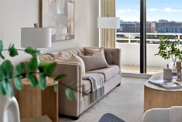 5950 PELICAN BAY PLAZA S 2E, Gulfport, FL 33707