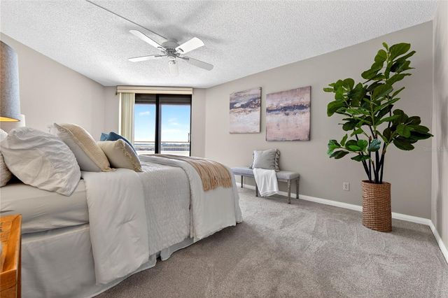 5950 PELICAN BAY PLAZA S 2E, Gulfport, FL 33707