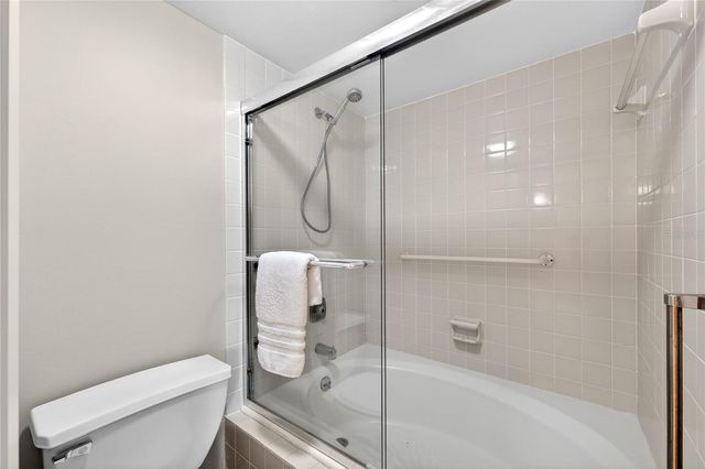 5950 PELICAN BAY PLAZA S 2E, Gulfport, FL 33707