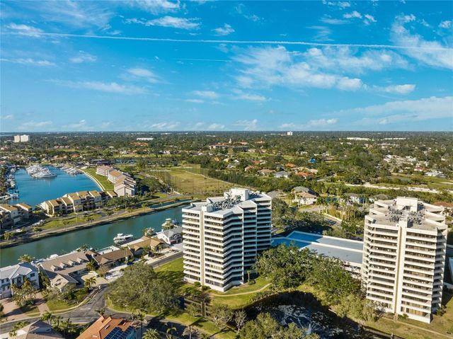 5950 PELICAN BAY PLAZA S 2E, Gulfport, FL 33707