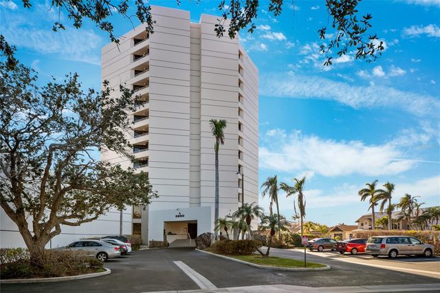 5950 PELICAN BAY PLAZA S 2E, Gulfport, FL 33707