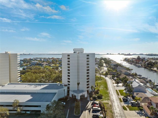 5950 PELICAN BAY PLAZA S 2E, Gulfport, FL 33707