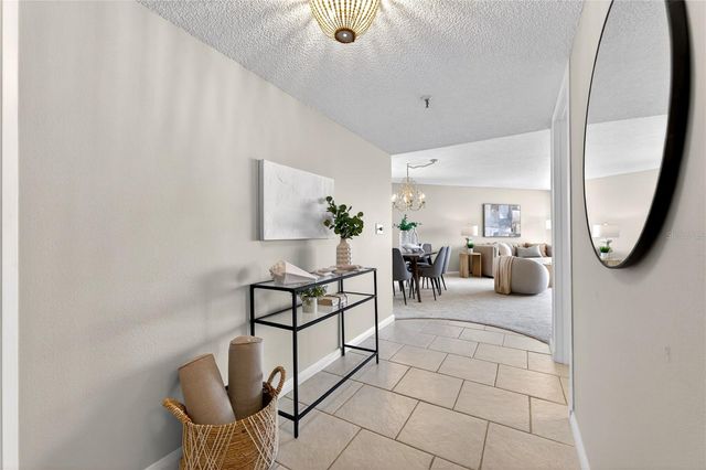 5950 PELICAN BAY PLAZA S 2E, Gulfport, FL 33707