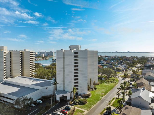 5950 PELICAN BAY PLAZA S 2E, Gulfport, FL 33707