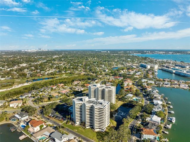 5950 PELICAN BAY PLAZA S 2E, Gulfport, FL 33707