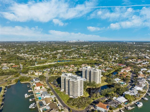 5950 PELICAN BAY PLAZA S 2E, Gulfport, FL 33707