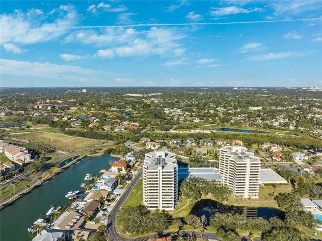 5950 PELICAN BAY PLAZA S 2E, Gulfport, FL 33707