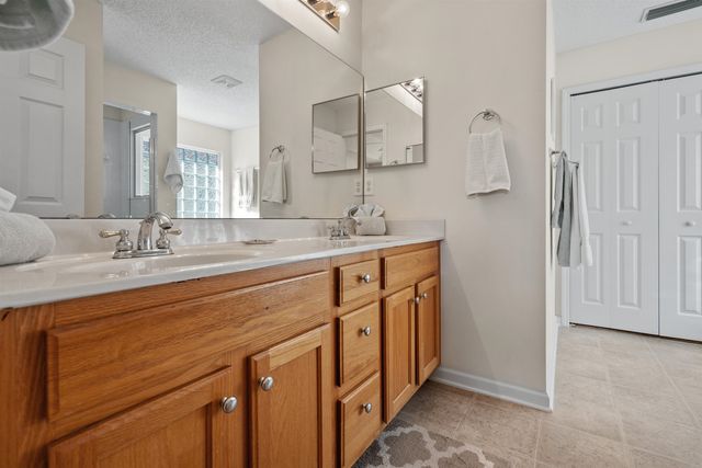 913 Oak Arbor Cir, St Augustine, FL 32084