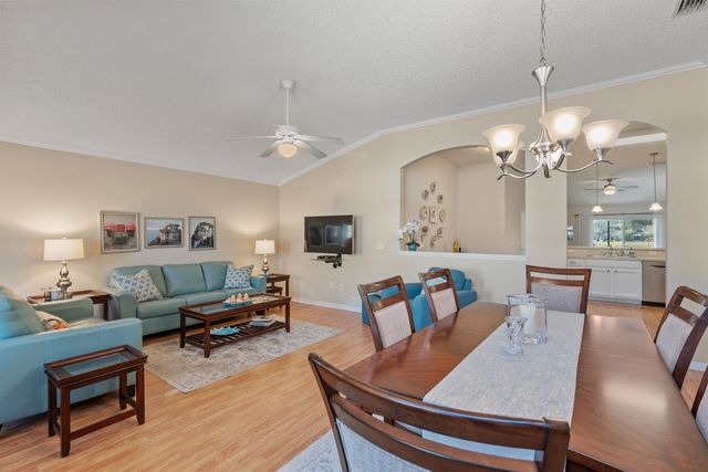 913 Oak Arbor Cir, St Augustine, FL 32084