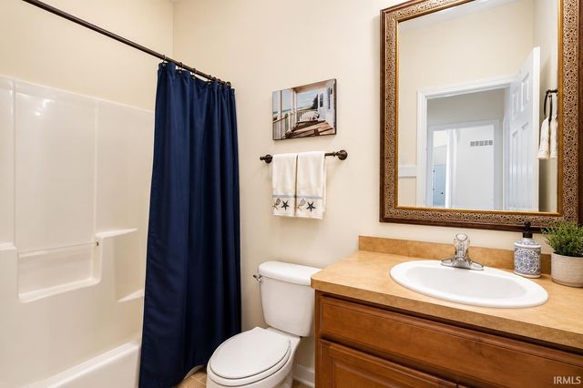 6641 Dockside Drive, South Bend, IN 46628