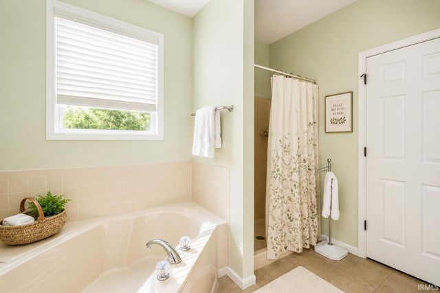 6641 Dockside Drive, South Bend, IN 46628