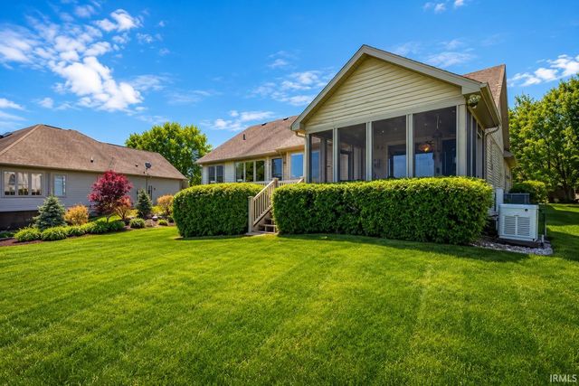 6641 Dockside Drive, South Bend, IN 46628