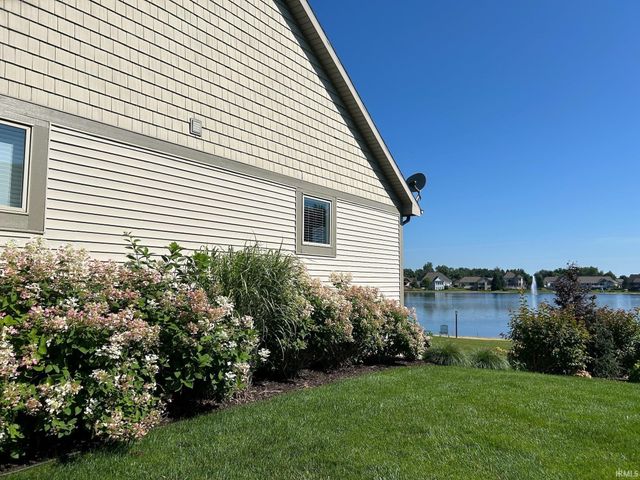 6641 Dockside Drive, South Bend, IN 46628