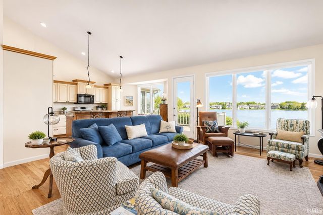 6641 Dockside Drive, South Bend, IN 46628