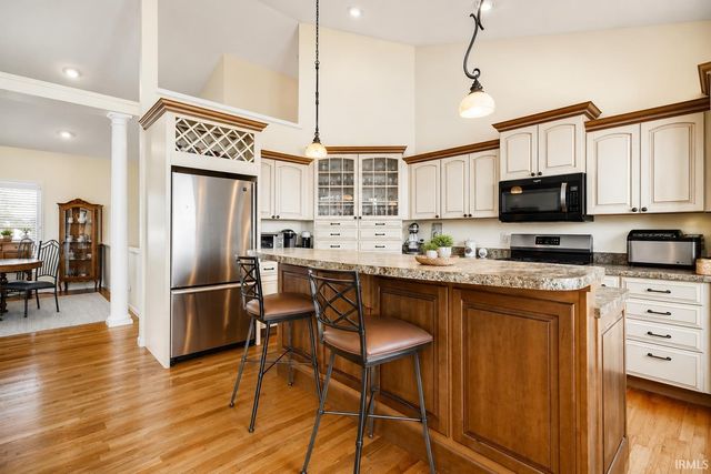6641 Dockside Drive, South Bend, IN 46628