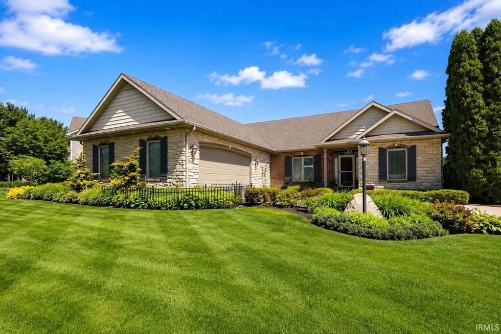 6641 Dockside Drive, South Bend, IN 46628