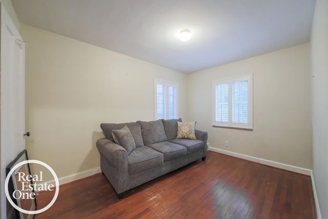 855 Loraine Street, Grosse Pointe, MI 48230