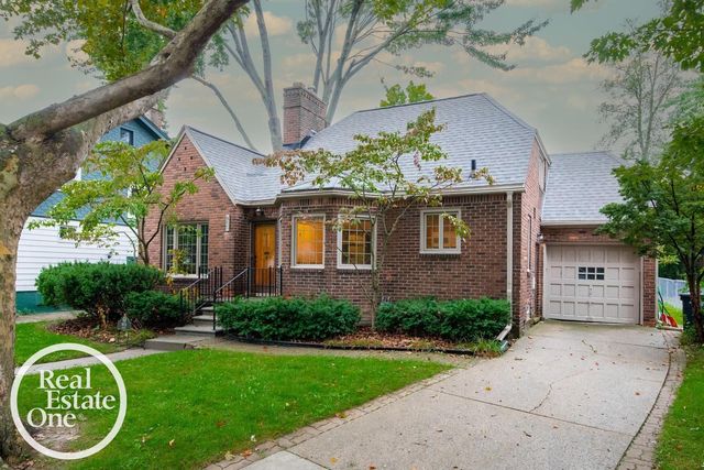 855 Loraine Street, Grosse Pointe, MI 48230