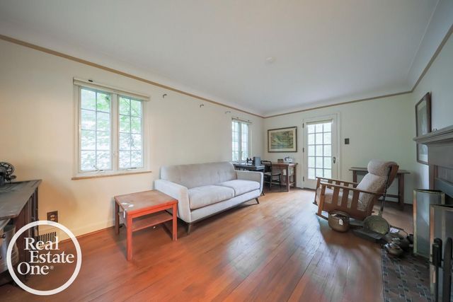855 Loraine Street, Grosse Pointe, MI 48230