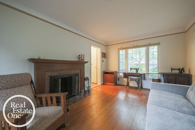 855 Loraine Street, Grosse Pointe, MI 48230