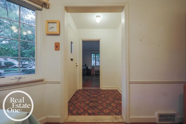 855 Loraine Street, Grosse Pointe, MI 48230