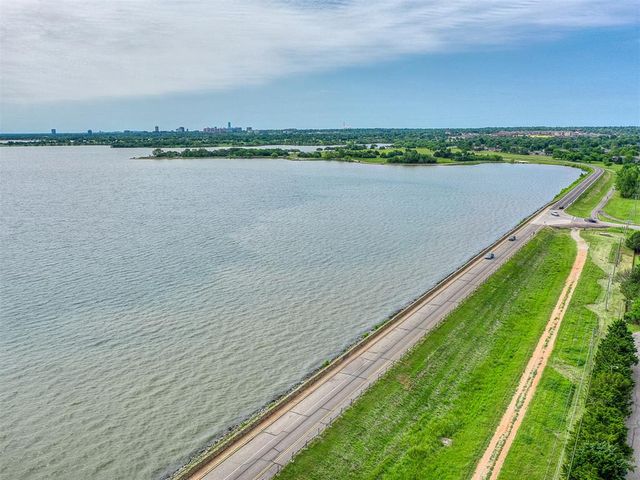 10011 Hefner Village Terrace, Oklahoma City, OK 73162