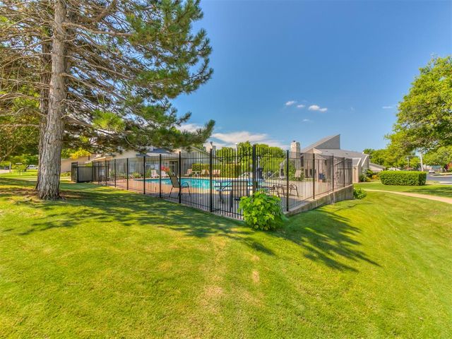 10011 Hefner Village Terrace, Oklahoma City, OK 73162