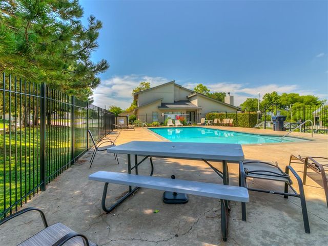 10011 Hefner Village Terrace, Oklahoma City, OK 73162