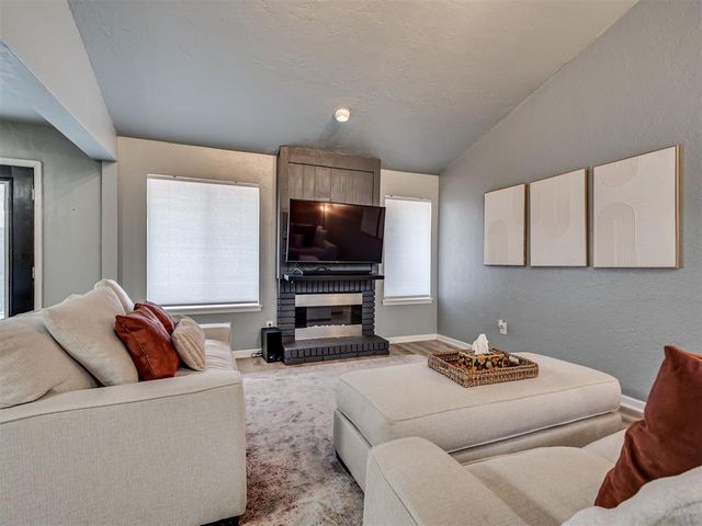 10011 Hefner Village Terrace, Oklahoma City, OK 73162