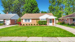 11205 W Clements Circle, Livonia, MI 48150