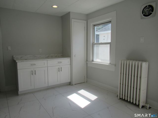 81 Jetland Street 2, Bridgeport, CT 06605