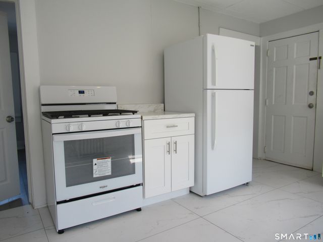 81 Jetland Street 2, Bridgeport, CT 06605