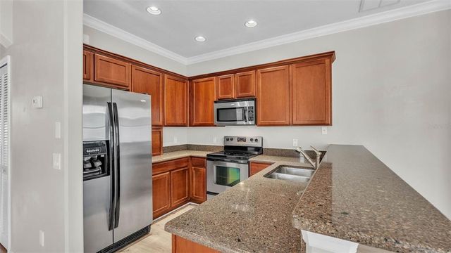 6528 SEDGEFORD DRIVE, Lakeland, FL 33811
