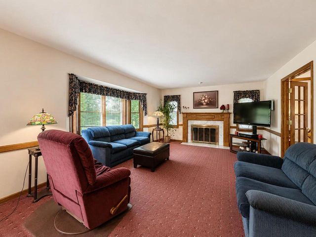 12231 W White Oak DRIVE, Greenfield, WI 53228