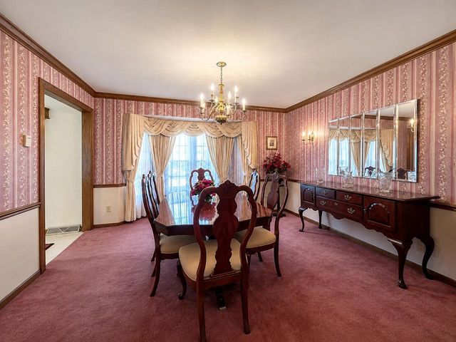 12231 W White Oak DRIVE, Greenfield, WI 53228