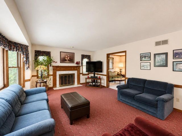 12231 W White Oak DRIVE, Greenfield, WI 53228