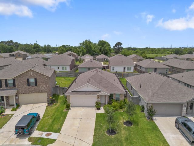 18107 Rockvine Drive, Hockley, TX 77447