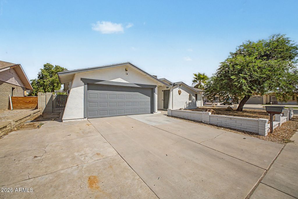 15243 N 52ND Drive, Glendale, AZ 85306 — photo 3