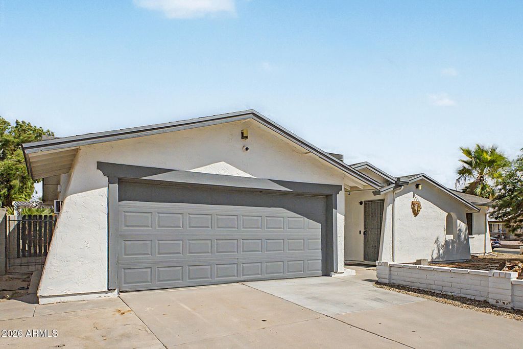 15243 N 52ND Drive, Glendale, AZ 85306 — photo 4
