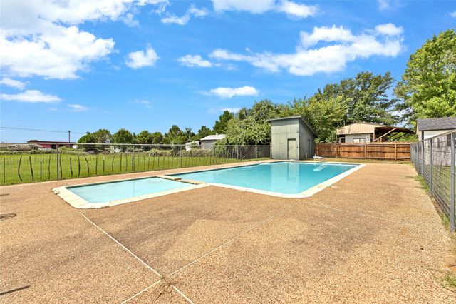 1901 Melissa Lane, Cleburne, TX 76031