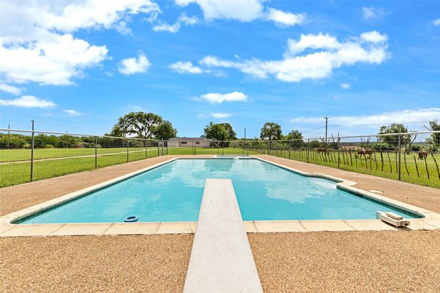 1901 Melissa Lane, Cleburne, TX 76031