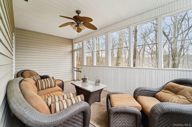 25 Navajo Trail, Sloatsburg, NY 10974