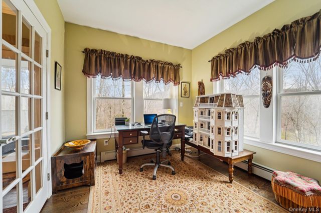 25 Navajo Trail, Sloatsburg, NY 10974