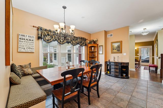 25 Navajo Trail, Sloatsburg, NY 10974