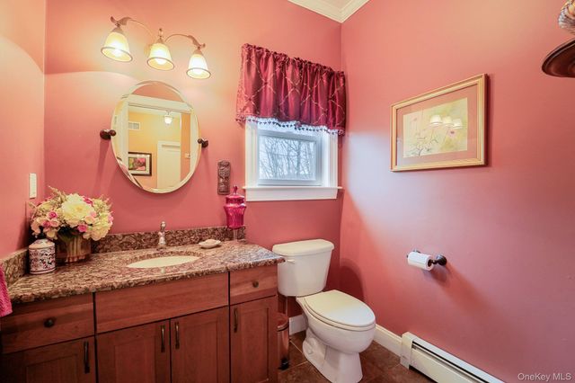 25 Navajo Trail, Sloatsburg, NY 10974